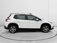 Usado Peugeot 2008 Allure 110 CV (80 kW) 2017 Blanco SUV