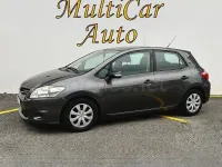 Usado Toyota Auris Active 90 CV (66 kW) 2012 Gris / plata Berlina