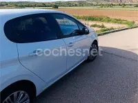 Usado Peugeot 208 Style 82 CV (60 kW) 2017 Blanco Utilitario