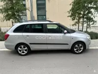 Usado Skoda Fabia 75 CV (55 kW) 2011 Gris / plata Familiar