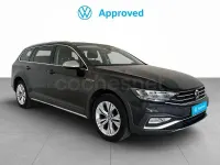 Usado VW Passat Alltrack 200 CV (147 kW) 2023 Gris / plata Familiar