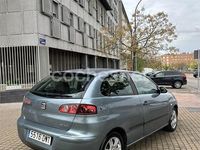 Usado Seat Ibiza Reference 80 CV (58 kW) 2006 Gris / plata Utilitario