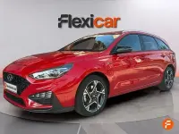 Usado Hyundai i30 N Line 120 CV (88 kW) 2023 Rojo Berlina