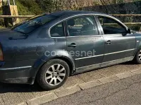 Usado VW Passat Trendline 130 CV (95 kW) 2001 Negro Berlina