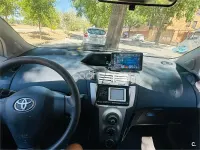 Usado Toyota Yaris 87 CV (63 kW) 2008 Negro Utilitario