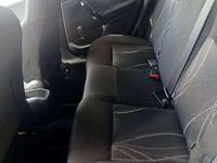 Usado Peugeot 208 Style 68 CV (50 kW) 2014 Utilitario
