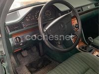 Usado Mercedes E300 136 CV (100 kW) 1993 Verde Berlina