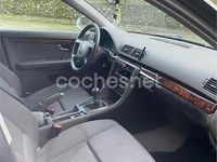 Usado Audi A4 130 HP (95 kW) 2001 Cinzento Sedan