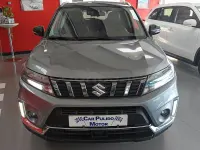 Usado Suzuki Vitara GLX 129 CV (94 kW) 2023 Gris / plata SUV