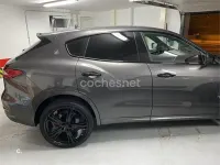 Usado Maserati Levante 430 CV (316 kW) 2018 Gris / plata SUV