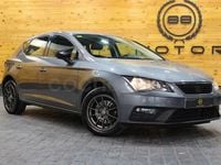 Usado Seat Leon Reference 115 CV (84 kW) 2018 Gris / plata Berlina
