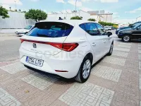 Usado Seat Leon Style 115 CV (84 kW) 2021 Blanco Berlina