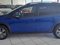 Usado Peugeot 2008 Signature Sky 102 CV (75 kW) 2019 Bleu quasar SUV
