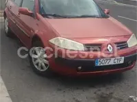 Usado Renault Mégane Authentique 115 CV (84 kW) 2004 Rojo Berlina