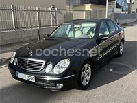 Usado Mercedes E320 Avantgarde 204 CV (150 kW) 2004 Negro Berlina