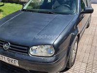 Usado VW Golf IV Highline 115 CV (84 kW) 2001 Gris / plata Berlina