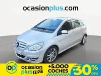 Usado Mercedes B180 109 CV (80 kW) 2010 Gris Monovolumen