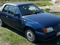 Usado Opel Kadett S 82 CV (60 kW) 1990 Azul Utilitario
