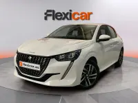 Usado Peugeot 208 Allure 101 CV (74 kW) 2021 Blanco Utilitario