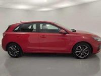 Usado Hyundai i30 110 CV (80 kW) 2024 Rojo Berlina