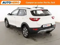 Usado Kia Stonic 84 HP (61 kW) 2023 Branco SUV
