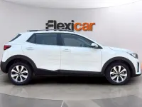 Usado Kia Stonic 84 CV (61 kW) 2023 Blanco SUV