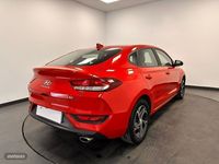 Usado Hyundai i30 120 CV (88 kW) 2021 Rojo Berlina
