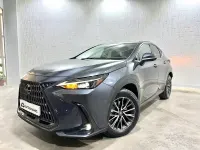 Usado Lexus NX350h Executive Line 242 CV (177 kW) 2022 Gris / plata SUV