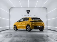 Usado Peugeot 208 Allure 101 CV (74 kW) 2023 Amarillo Utilitario