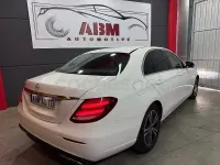 Usado Mercedes E200 160 CV (117 kW) 2019 Blanco Berlina