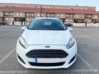 Usado Ford Fiesta Trend 100 CV (73 kW) 2015 Blanco Utilitario
