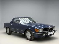 Usado Mercedes SL380 230 CV (169 kW) 1984 Azul Descapotable