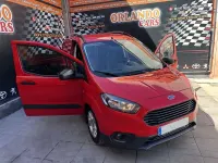Usado Ford Tourneo Trend 101 CV (74 kW) 2021 Rojo Van
