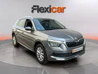 Usado Skoda Kamiq Ambition 110 CV (80 kW) 2022 Gris SUV