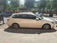 Usado Seat Leon Style 105 CV (77 kW) 2015 Blanco Familiar