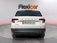 Usado Skoda Karoq Ambition 150 CV (110 kW) 2020 Blanco SUV