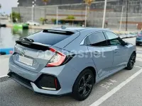 Usado Honda Civic Elegance 129 CV (94 kW) 2017 Gris / plata Berlina