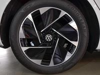 Usado VW ID.3 Pro 150 kW (204 CV) 2024 Blanco glaciar metalizado con techo negro Utilitario