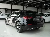 Usado Mercedes A180 116 CV (85 kW) 2021 Negro Berlina