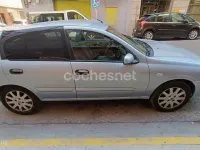 Usado Nissan Almera 98 CV (72 kW) 2006 Blanco Berlina
