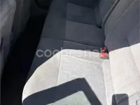 Usado Renault Mégane Authentique 80 CV (58 kW) 2001 Granate Berlina