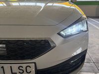 Usado Seat Leon Style 115 CV (84 kW) 2021 Blanco Familiar