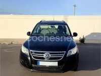Usado VW Touran 140 CV (102 kW) 2010 Negro Monovolumen