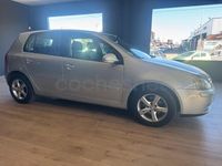 Usado VW Golf IV Highline 115 CV (84 kW) 2005 Gris / plata Berlina