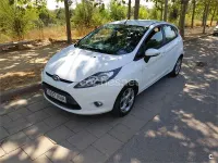 Usado Ford Fiesta Trend 70 CV (51 kW) 2012 Blanco Berlina