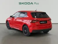 Usado Skoda Fabia Ambition 95 CV (69 kW) 2022 Rojo Utilitario