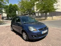 Usado Ford Fiesta Ambiente 68 CV (50 kW) 2006 Azul Utilitario