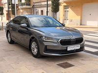 Usado Skoda Superb Style 150 HP (110 kW) 2024 Cinzento Sedan