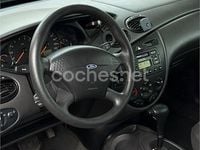 Usado Ford Focus Ghia 100 CV (73 kW) 2001 Azul Familiar