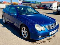 Usado Mercedes C220 150 CV (110 kW) 2005 Azul Berlina